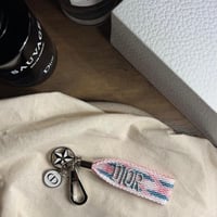 ميداليه ديور مع الملحقات