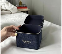 شنطة ميكب شانيل كحلي