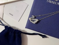 قلاده سوارفسكي البجعه مع ملحقات