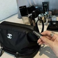 شنطة ميكب ومستلزمات شانيل وتر بروف