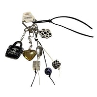 تعليقه ميداليه