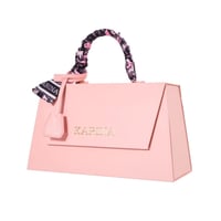 شنطة مكياج شبيه لافيرن كارينا