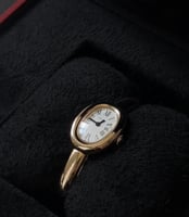 ساعة كارتير نسائيه ذهبي مع ملحقات ماستر