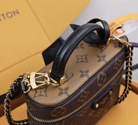 لوي فيتون Vanity Chain Pouch مقاس19cm