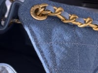 شنطة شانيل كوكو هاندل زرقاء مقاس 25