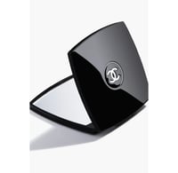 شانيل مرآة ذات وجهين