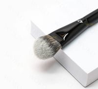 فرشاه سيفورا 47 بديل ارخص لدمج الاساس السائل والبل...