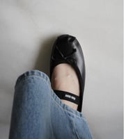 ميو ميو حذاء باليرينا مفتوح من الخلف