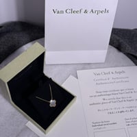 سلسال فان كليف ورده ابيض لؤلي مع الملحقات