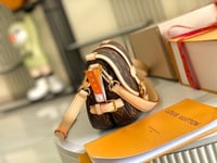 شنطه لويس فيتون سومور بي بي