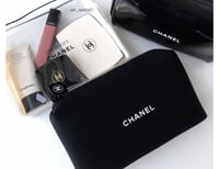 شنطه شانيل للمكياج وتر بروف