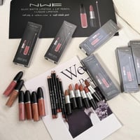 بكج الشفايف (روج كريمي_محدد شفايف+ روج سائل ثابت )...