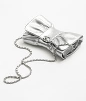 حقيبة ببيبون شانيل ميتاليك سيلفر 20سم تصميم عصري