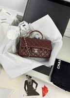 شنطة شانيل هاندل ماروني 20 سم