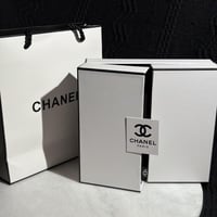 مجموعة كوكو شانيل مكونه من عطر 100 مل + شاور جل 20...