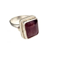 خاتم فضة بحجر الياقوت الاحمر الافريقي