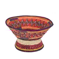 مطــرح مُزين بالتطريز الشعبي - وسط مقاس 28سم