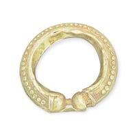 معضد من المعدن قديم يلبس في العضد