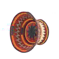 مطــرح مُزين بالتطريز الشعبي - وسط مايل لصغير مقاس...