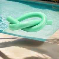عوامة للسباحة نودلز مجوفة
