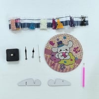 لوحة الماس للاطفال بشكل ساعة