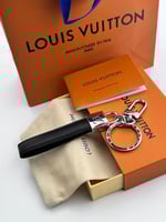 ميداليات مفاتيح من ماركة لويس فيتون