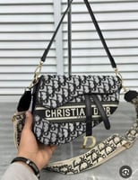 شنطة نسائية ماركة ديور