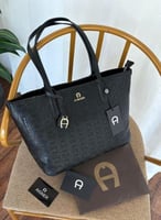 شنطه نسائية اقنر