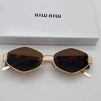 نظاره ميو ميو miu miu