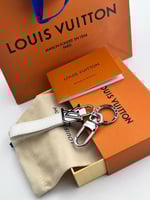 ميداليات مفاتيح من ماركة لويس فيتون