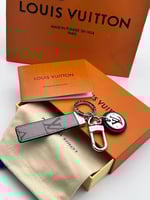 ميداليات مفاتيح من ماركة لويس فيتون
