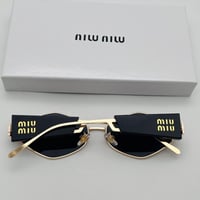 نظاره ميو ميو miu miu