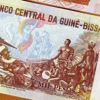 غينيا بيساو فئة 1000 فرنك أنسر