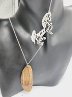 تعليقه نحت الاسم ع شكل الخيل مع عود البخور