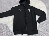 بلوفر الهلال الاكثر طلباً