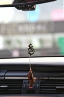 تعليقه عود حرفين مدموجين برائحة العود الفاخره