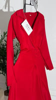 فستان كلاسيكي بتصميم معطف لون احمر