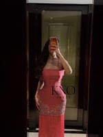 فستان باربي بتطريز يدوي فاخر مع هدب يضفي لمسة أناق...