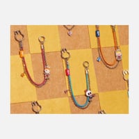 بوب مارت - ميدالية مفاجآت ذا مونسترز – تصميم عشوائ...