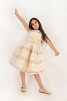 فستان الخطوط الذهبية