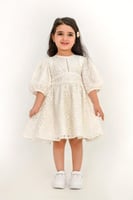 فستان زهرة الربيع الأبيض