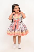 فستان ريفي أنيق مع مشبك شعر