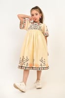 فستان أوف وايت بتطريز يدوي