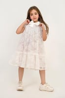 فستان الفراشة البيضاء