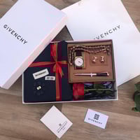 طقم رجالي فاخر ماركة جيفينشي