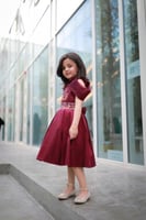 فستان الحزام عنابي