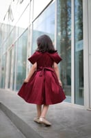 فستان الحزام عنابي