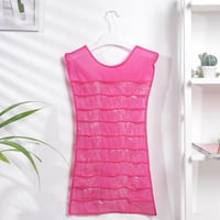 منظم اكسسوارات شكل فستان