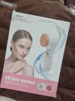 فرشاة لتنظيف الوجه