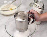 Flour Sifter مغربل الدقيق